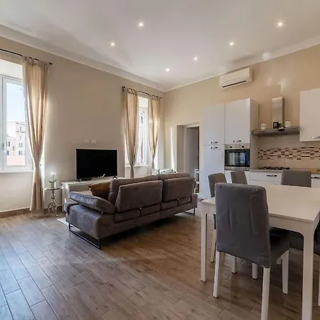 Merulana Bright Apartment Rom
